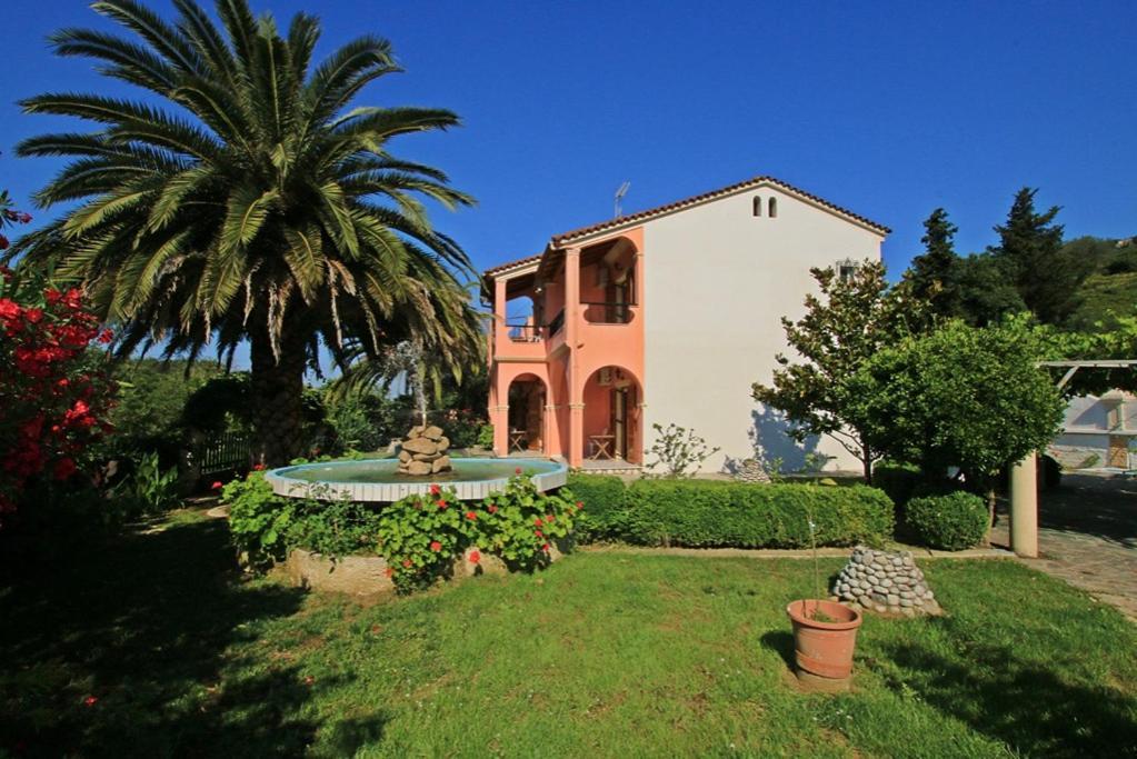 Pool Villa Grigoris Aspiotades Exterior photo