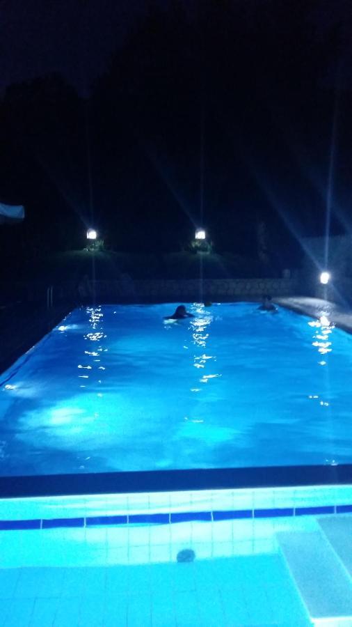 Pool Villa Grigoris Aspiotades Exterior photo