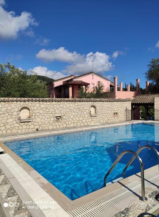 Pool Villa Grigoris Aspiotades Exterior photo
